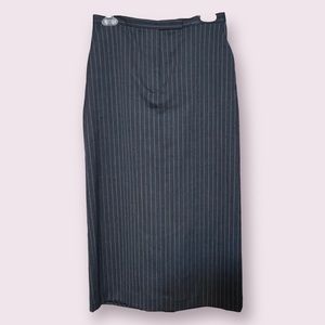 Laura Scott Women’s Gray Pinstripe Skirt (8P)
